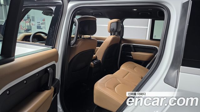 Land Rover Defender 2025 — photo 26