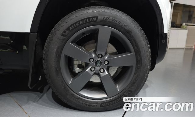 Land Rover Defender 2025 — photo 7