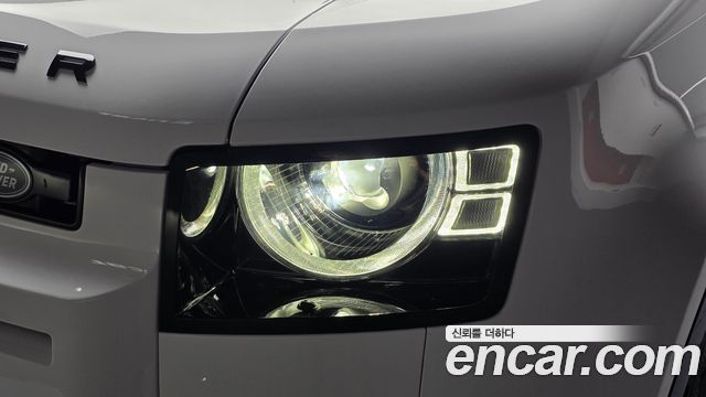 Land Rover Defender 2025 — photo 8