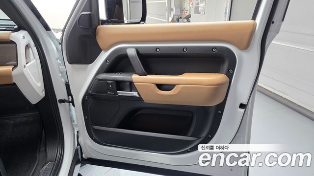 Land Rover Defender 2025 — photo 15