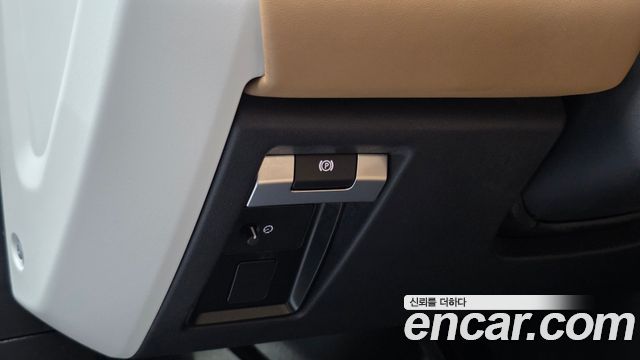 Land Rover Defender 2025 — photo 32