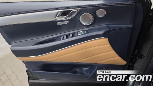Genesis GV80 2023 — photo 14
