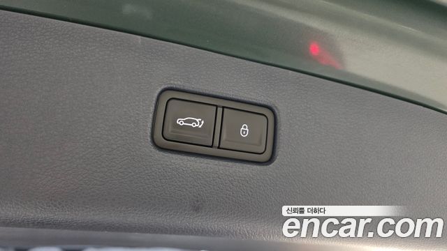 Genesis GV80 2023 — photo 36
