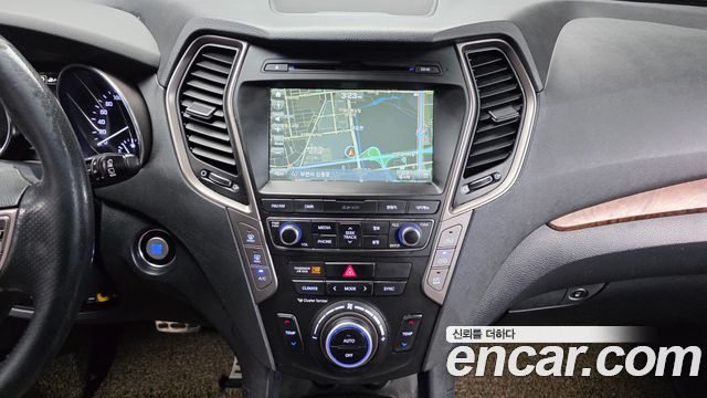 Hyundai Santafe 2017 — photo 14