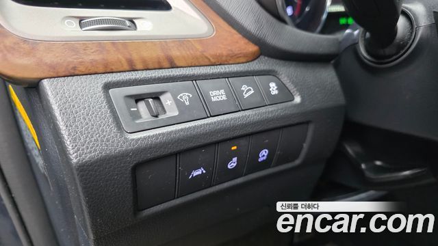 Hyundai Santafe 2017 — photo 17