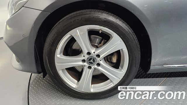 Mercedes-Benz E-Class 2018 — photo 5