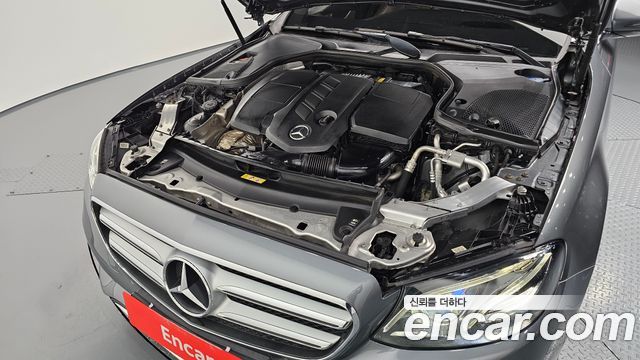 Mercedes-Benz E-Class 2018 — photo 6