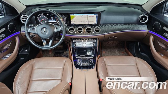 Mercedes-Benz E-Class 2018 — photo 10