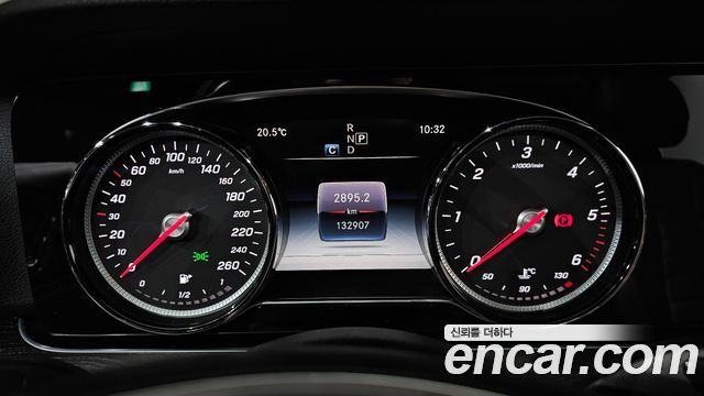 Mercedes-Benz E-Class 2018 — photo 11