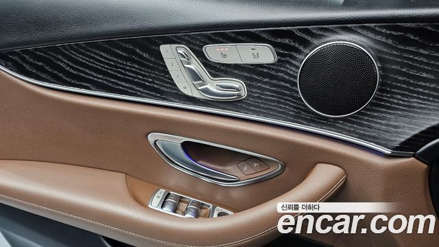 Mercedes-Benz E-Class 2018 — photo 20