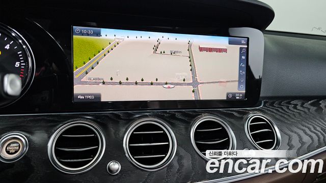 Mercedes-Benz E-Class 2018 — photo 22