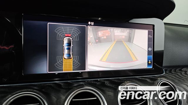 Mercedes-Benz E-Class 2018 — photo 23