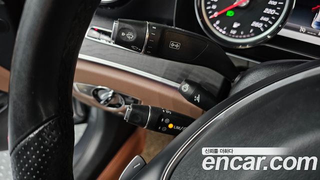 Mercedes-Benz E-Class 2018 — photo 25