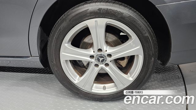 Mercedes-Benz E-Class 2018 — photo 7