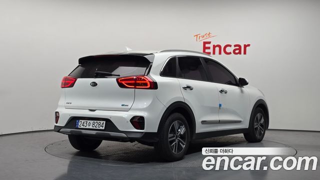 Kia Niro 2021 — photo 2