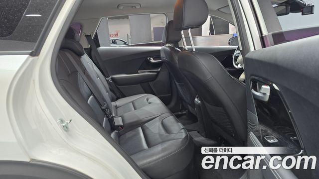 Kia Niro 2021 — photo 17