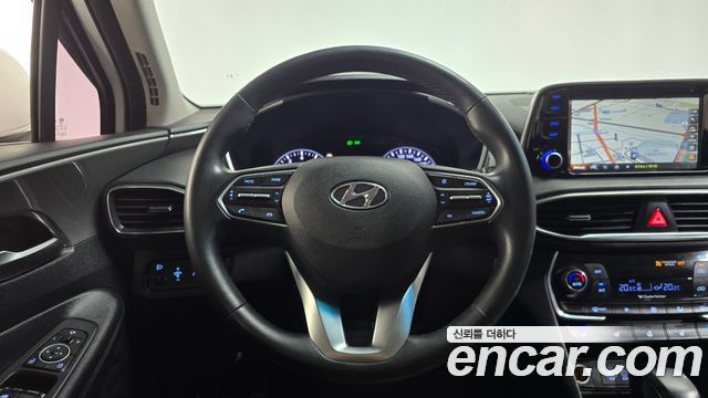 Hyundai Santafe 2019 — photo 18