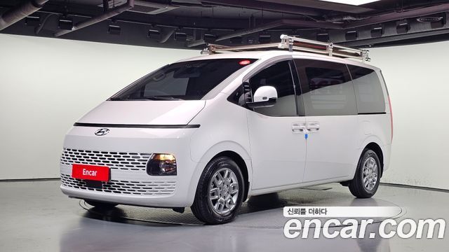 Hyundai Staria 2022 — photo 1