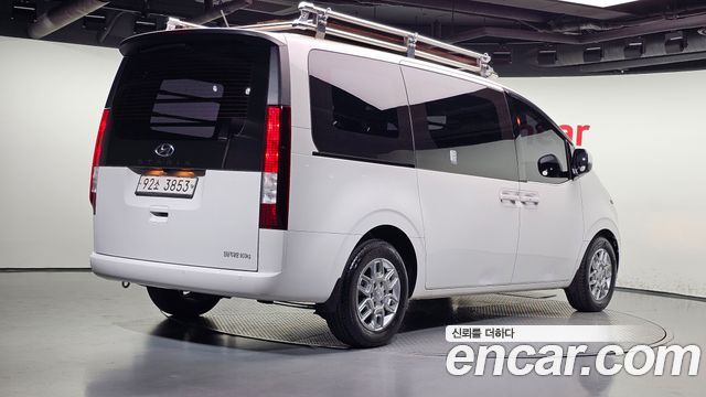 Hyundai Staria 2022 — photo 2