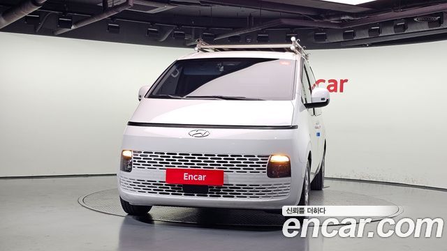 Hyundai Staria 2022 — photo 3