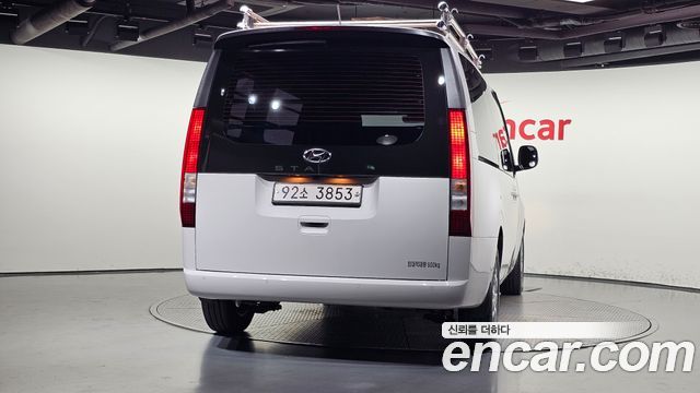 Hyundai Staria 2022 — photo 4