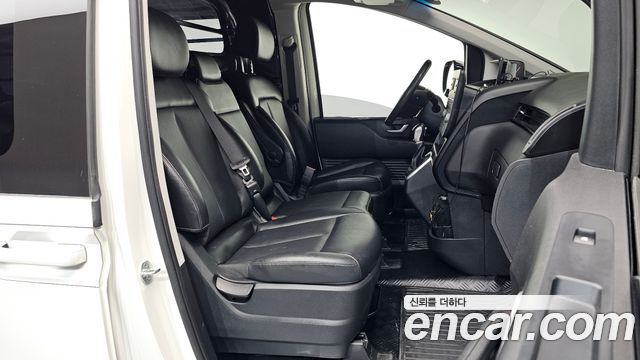 Hyundai Staria 2022 — photo 11
