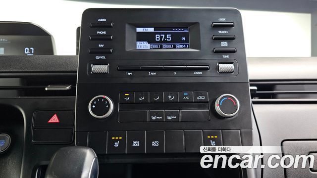 Hyundai Staria 2022 — photo 14