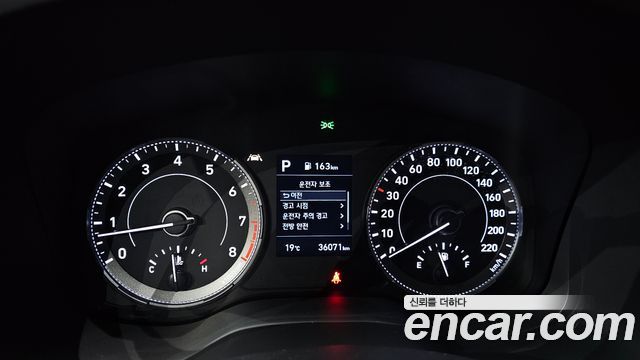 Hyundai Venue 2020 — photo 11