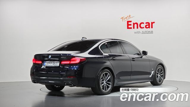 BMW 5-Series 2023 — photo 2