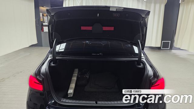 BMW 5-Series 2023 — photo 26