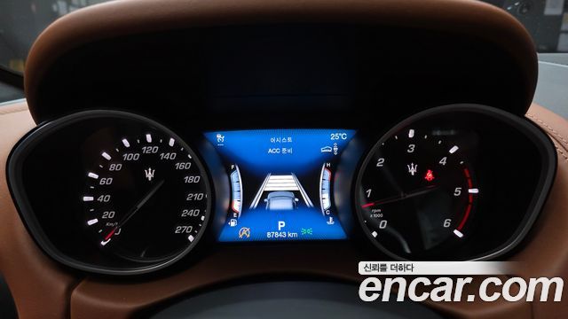 Maserati Levante 2018 — photo 11