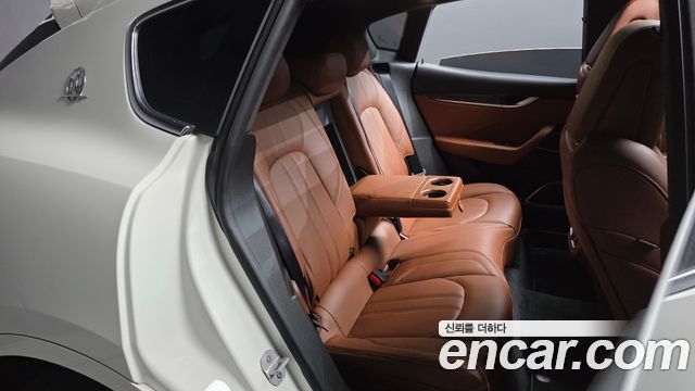 Maserati Levante 2018 — photo 17