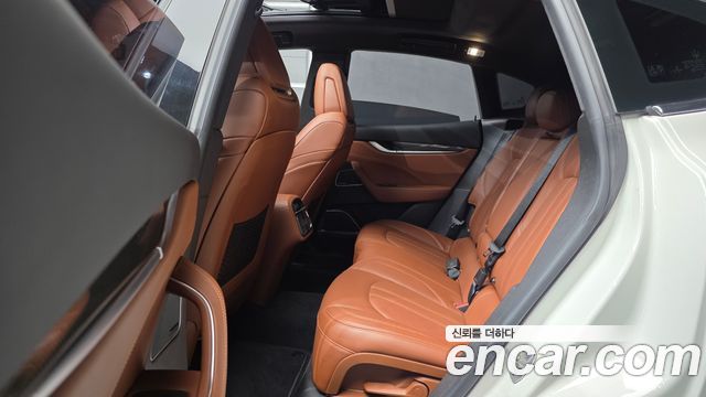 Maserati Levante 2018 — photo 18