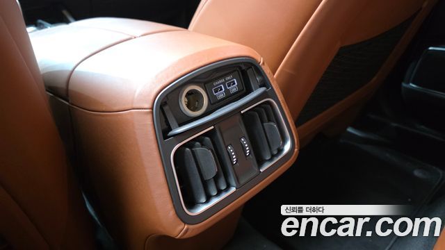 Maserati Levante 2018 — photo 26