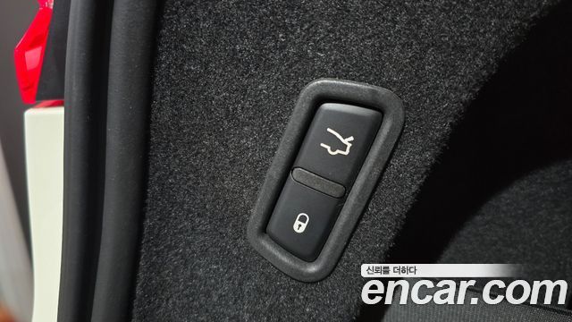 Maserati Levante 2018 — photo 31