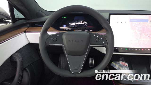 Tesla Model S 2026 — photo 13