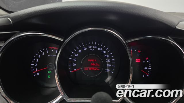 Kia K5 2011 — photo 8