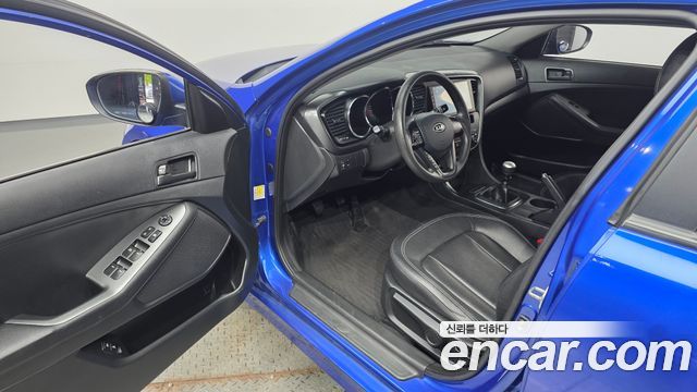 Kia K5 2011 — photo 10