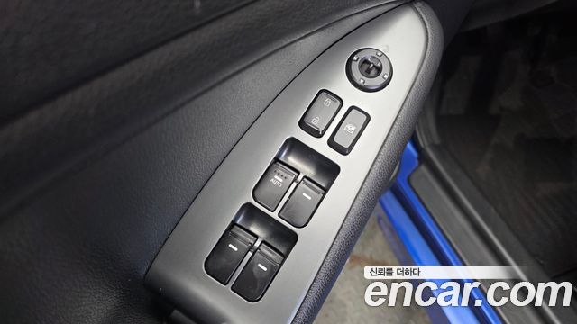 Kia K5 2011 — photo 12