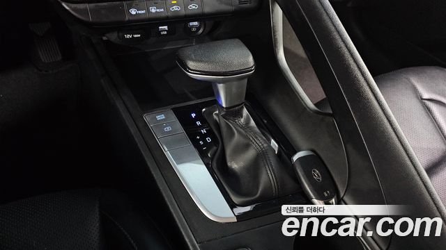 Hyundai AVANTE 2021 — photo 12