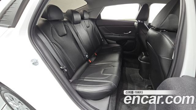Hyundai AVANTE 2021 — photo 17