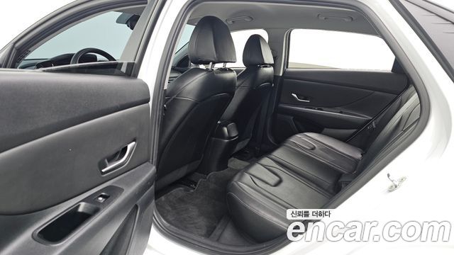 Hyundai AVANTE 2021 — photo 18