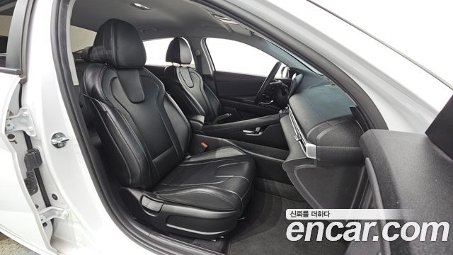 Hyundai AVANTE 2021 — photo 16