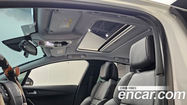 Peugeot 508 2017 — photo 21