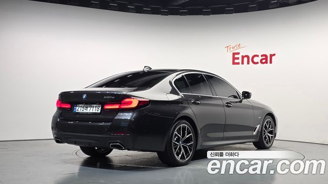BMW 5-Series 2023 — photo 2