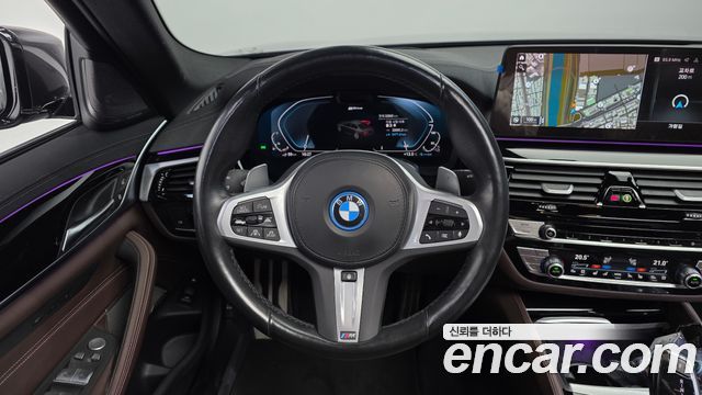 BMW 5-Series 2023 — photo 19