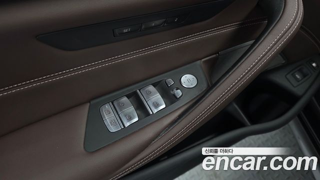 BMW 5-Series 2023 — photo 27