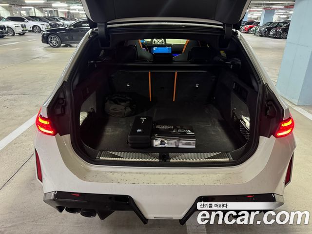 BMW M5 2026 — photo 4