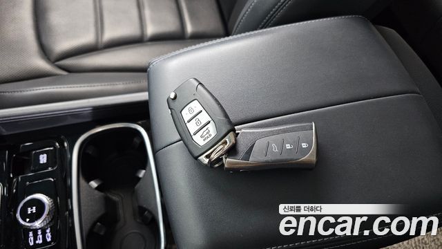 KG Mobility Rexton 2019 — photo 36