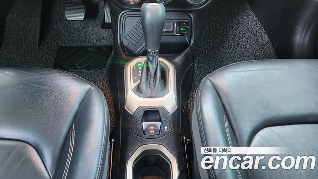 Jeep Renegade 2017 — photo 8
